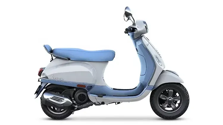 ವೆಸ್ಪಾ 150 Blue & White Colour