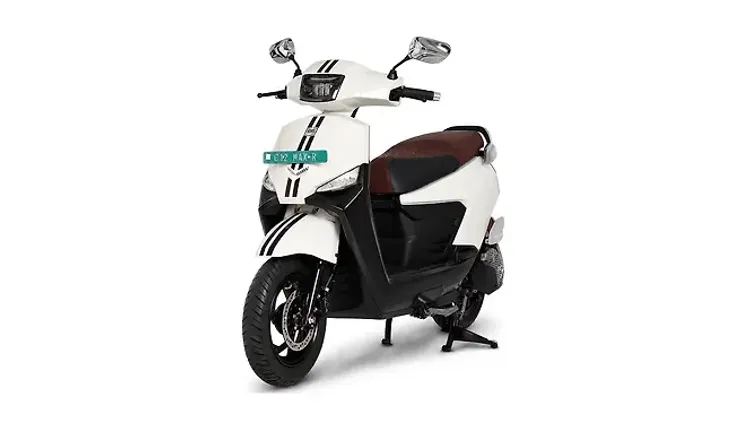 BGauss C12 MaxR Pearl White Colour