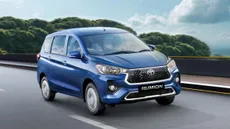 Toyota Rumion Mpv New Base Variant Price India