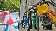 Petrol Diesel Price Hiked By 90 Paise Second Hike In 4 Days