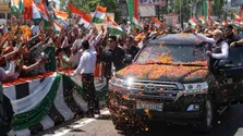 Pm Narendra Modi Two Car Convoy Range Rover Sentinel Toyota Fortuner Fuel Conservation