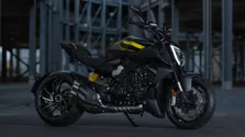 Ducati Diavel V4 Black Roadster Launched At Rs 29 98 Lakh Specs Features Images