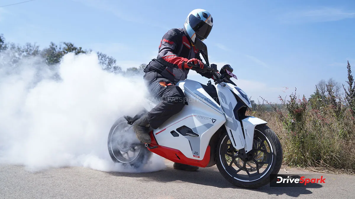 Ultraviolette F77 Superstreet Review: Maniac In Street Clothes